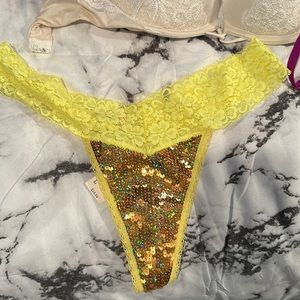 LARGE YELLOW SEQUIN NEW NWT VICTORIA’S SECRET L LIMITED EDITION THONG RARE LOOK!